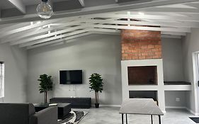 Modern Retreat In Jeffreys Bay